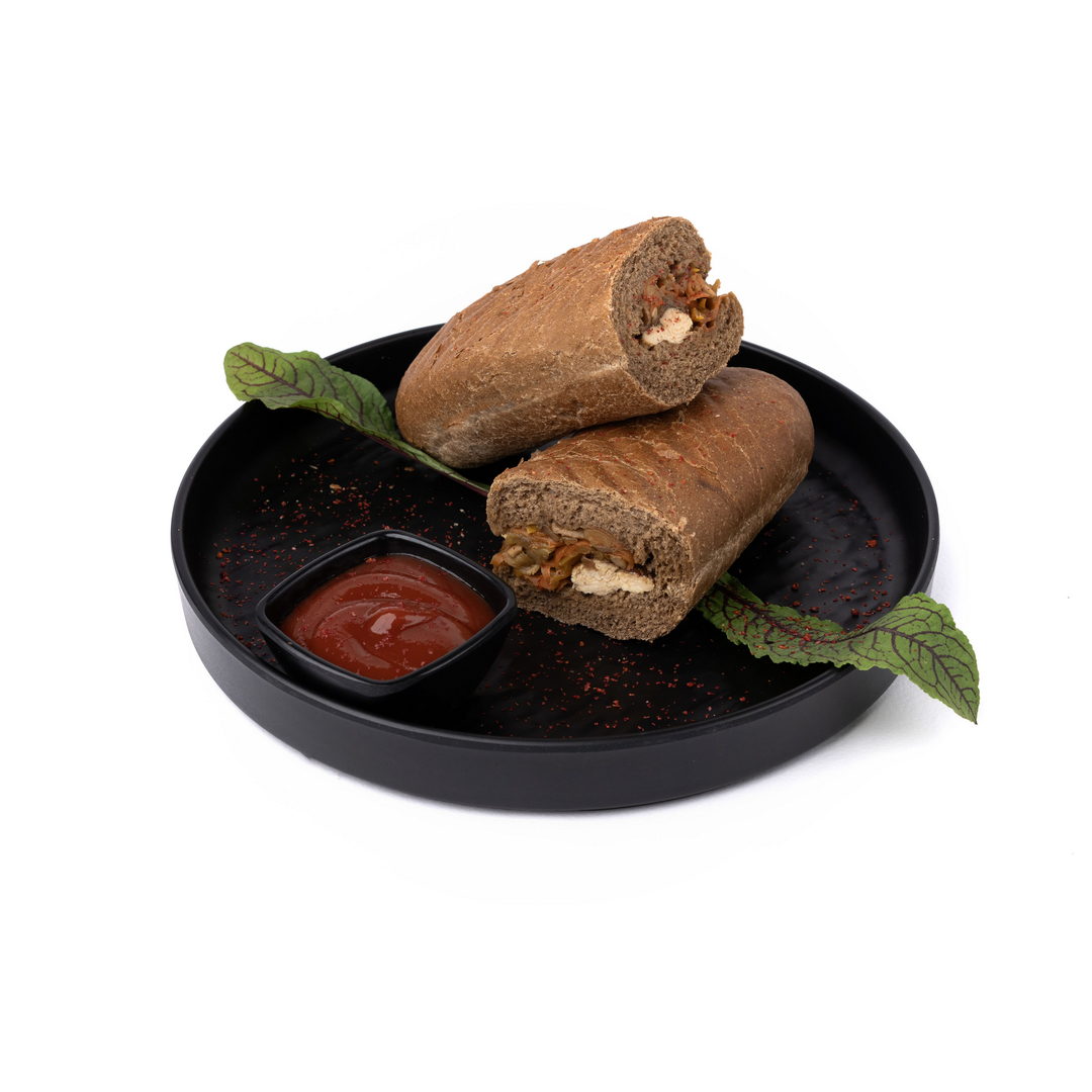 ساندویچ مرغ و سبزیجات رژیمی